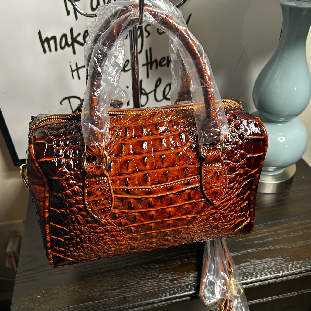 Crocodile Pattern Brown Handbag With Crossbody Strap Crocodile Pattern Brown Handbag With Crossbody Strap